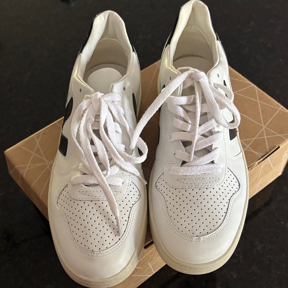 Veja V10 Leather Extra White Sneakers with Black Details - Picture 3 of 8